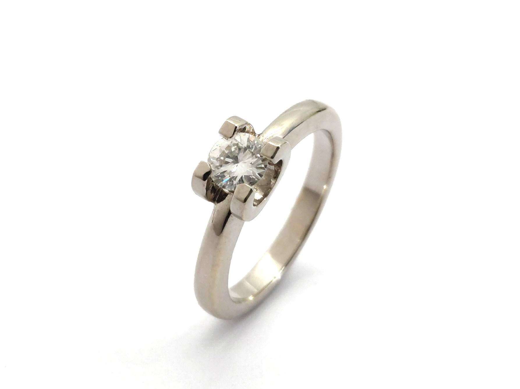 Sortija Oro 18k Con Diamante