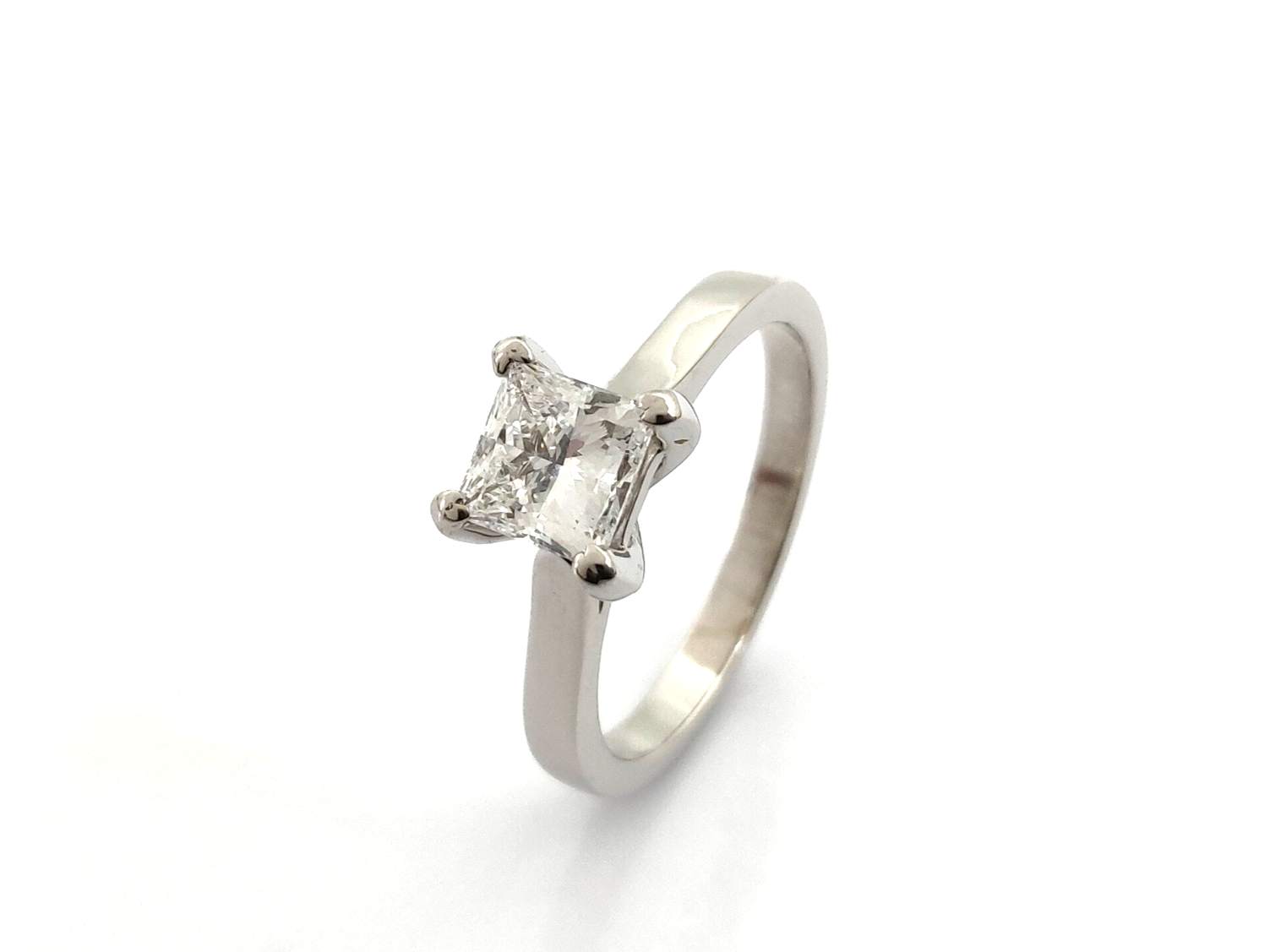 Sortija Oro 18k Con Diamante